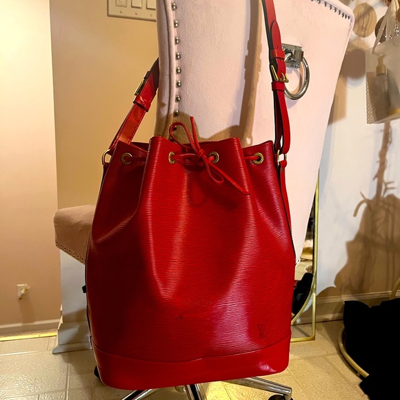 Sale! ✨Louis Vuitton large Noe Red Bucket tote bag. Drawstring closure.Stunning - Picture 9 of 10